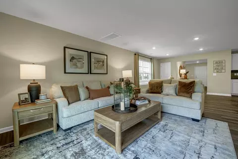 Living - 307 Broadway Ave, Gaston, SC 29053 photo 3 of 5