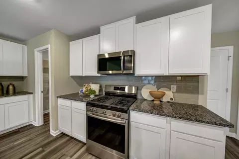 Kitchen - 307 Broadway Ave, Gaston, SC 29053 photo 4 of 9
