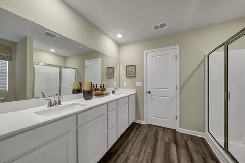 Bath - 307 Broadway Ave, Gaston, SC 29053 photo 7 of 11