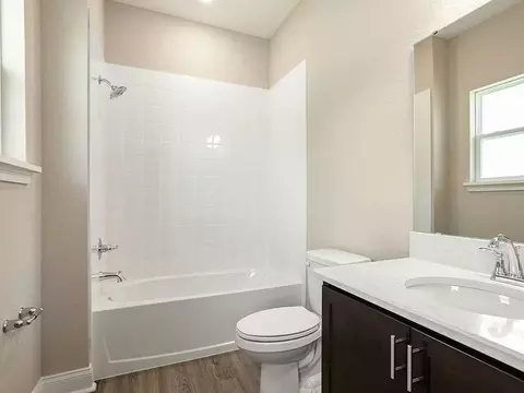 Bath - 5386 Duxford Cir, Saint Cloud, FL 34771 photo 2 of 6