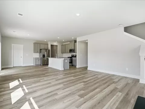 Living - 512 Hadlow St, Greer, SC 29651 photo 3 of 5