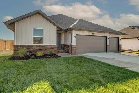 576 N Bryan Ave, Rogersville, MO 65742
