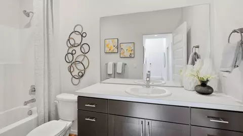 Bath - 5271 E Mckinnon Ln, Spokane, WA 99217 photo 2 of 4