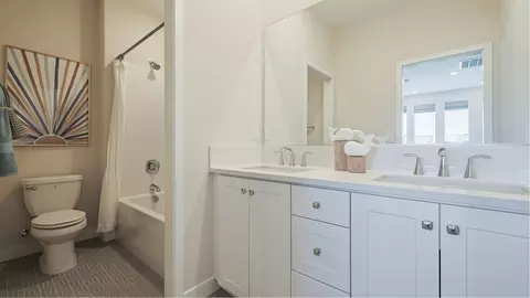 Bath - 26817 Echelon Pl, Valencia, CA 91381 photo 3 of 5