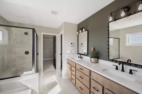 Bath - 3801 Circollo Dr, Covington, KY 41017 photo 1 of 7