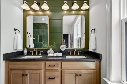 Bath - 500 Argyle Cir, Pike Road, AL 36064 photo 4 of 15