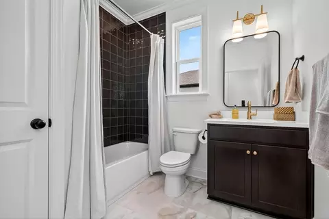 Bath - 500 Argyle Cir, Pike Road, AL 36064 photo 9 of 15