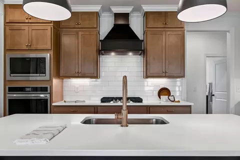 Kitchen - 500 Argyle Cir, Pike Road, AL 36064 photo 2 of 10