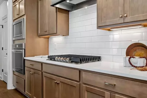Kitchen - 500 Argyle Cir, Pike Road, AL 36064 photo 6 of 10