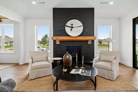 Living - 500 Argyle Cir, Pike Road, AL 36064 photo 4 of 11