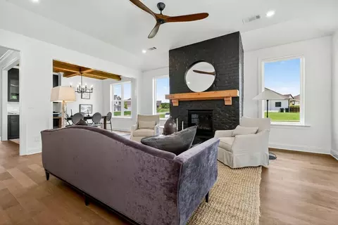 Living - 500 Argyle Cir, Pike Road, AL 36064 photo 5 of 11