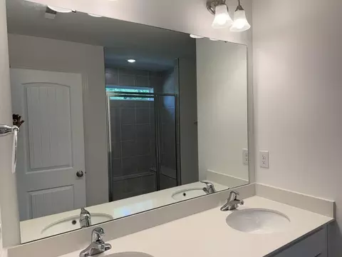 Bath - 5418 Running Fox Ln, Durham, NC 27703 photo 1 of 4