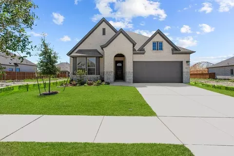 2005 Calumet Dr, Aubrey, TX 76227