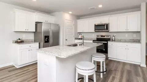Kitchen - 8123 David Mccampbell Dr, Mobile, AL 36619 photo 4 of 8