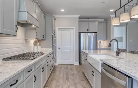 Kitchen - 204 River Edge Dr, Myrtle Beach, SC 29588 photo 2 of 5