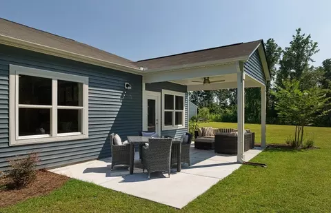 Exterior - 204 River Edge Dr, Myrtle Beach, SC 29588 photo 4 of 8