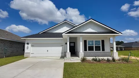 8166 Fir Tree Dr, Milton, FL 32583