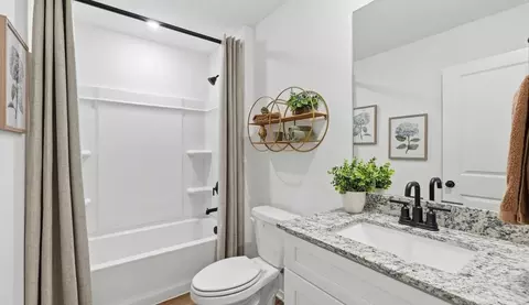 Bath - 1695 Ridgeview Dr, Springdale, AR 72762 photo 2 of 2