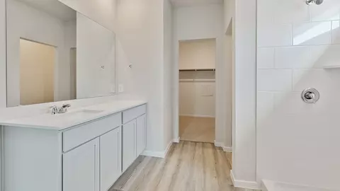 Bath - 1010 Blue Stone Dr, Beasley, TX 77417 photo 3 of 7
