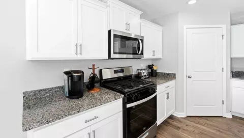 Kitchen - 309 Oak Ridge Rd, Clinton, SC 29325 photo 4 of 11
