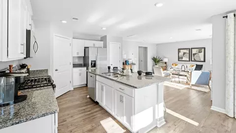 Kitchen - 309 Oak Ridge Rd, Clinton, SC 29325 photo 3 of 11