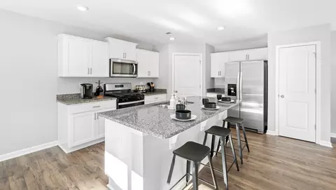 Kitchen - 309 Oak Ridge Rd, Clinton, SC 29325 photo 2 of 11