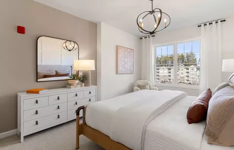 Bedroom - 30 E Point Dr, Rumford, RI 02916 photo 2 of 8