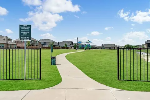 View/Area - 1940 Silverleaf Dr, Glenn Heights, TX 75154 photo 9 of 13