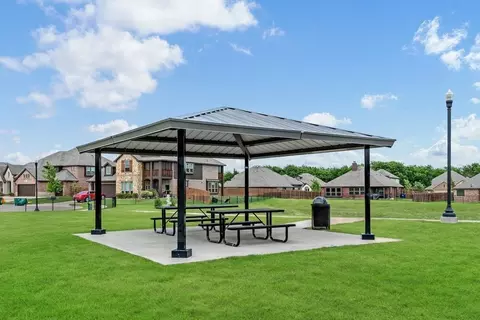 View/Area - 1940 Silverleaf Dr, Glenn Heights, TX 75154 photo 8 of 13