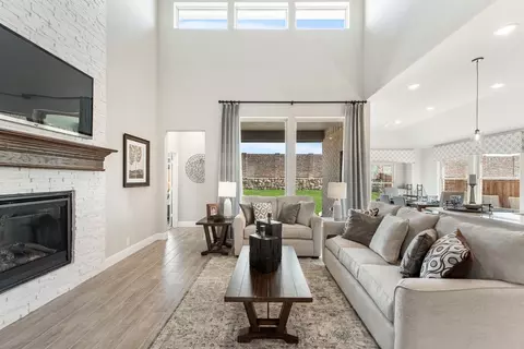 Living - 1940 Silverleaf Dr, Glenn Heights, TX 75154 photo 9 of 12