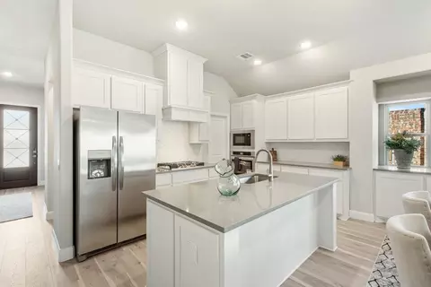 Kitchen - 1940 Silverleaf Dr, Glenn Heights, TX 75154 photo 3 of 3