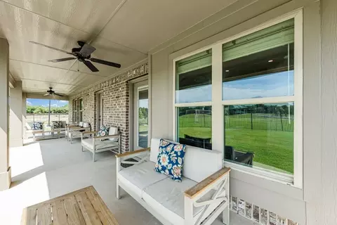 Exterior - 1940 Silverleaf Dr, Glenn Heights, TX 75154 photo 7 of 10