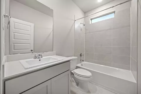 Bath - 216 Tolo Dr, Elgin, TX 78621 photo 2 of 3
