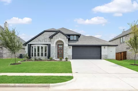 120 Mockingbird Hill Dr, Joshua, TX 76058