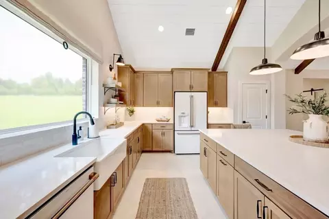 Kitchen - 1021 Dws Pass, Conroe, TX 77306 photo 5 of 5