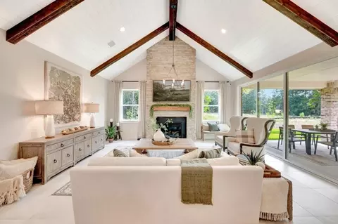 Living - 1021 Dws Pass, Conroe, TX 77306 photo 1 of 4