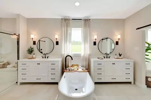 Bath - 1021 Dws Pass, Conroe, TX 77306 photo 1 of 5