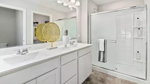 Bath - 962 Amethyst Ln, Montgomery, IL 60538 photo 2 of 6