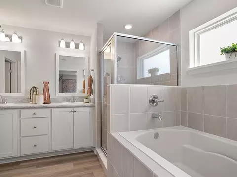 Bath - 16141 59th Ct E, Parrish, FL 34219 photo 4 of 4