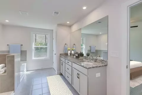 Bath - 3360 Riders Dr, Sumter, SC 29150 photo 2 of 5