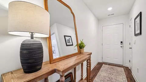 Entry Way - 1734 Dixon Cir, Mount Olive, AL 35117 photo 3 of 3