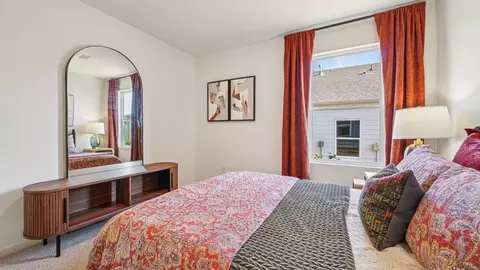 Bedroom - 1734 Dixon Cir, Mount Olive, AL 35117 photo 2 of 13