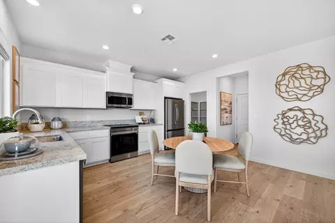 Kitchen - 3920 Switchgrass Rd, Placer One, CA 95747 photo 9 of 15