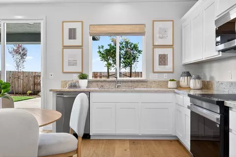Kitchen - 3920 Switchgrass Rd, Placer One, CA 95747 photo 4 of 15