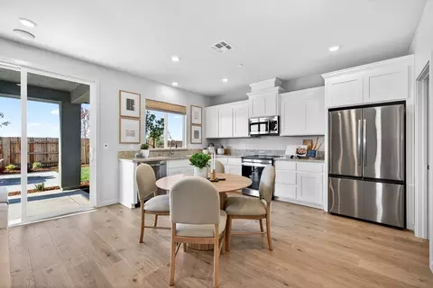 Kitchen - 3920 Switchgrass Rd, Placer One, CA 95747 photo 10 of 15