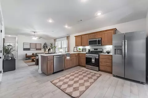 Kitchen - 905 W Pebblebrooke Dr, Ozark, MO 65721 photo 4 of 12