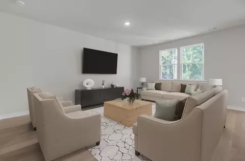 Living - 3820 Alligator Rd, Florence, SC 29501 photo 2 of 5