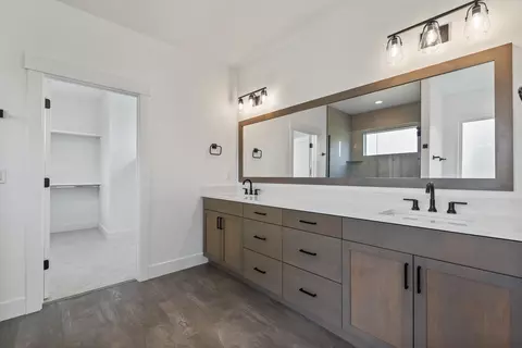 Bath - 2391 E Snocreek Dr, Eagle, ID 83616 photo 1 of 7