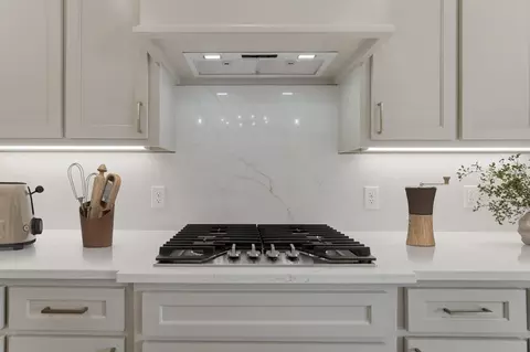 Kitchen - 31042 E 65th Pl S, Broken Arrow, OK 74014 photo 3 of 12