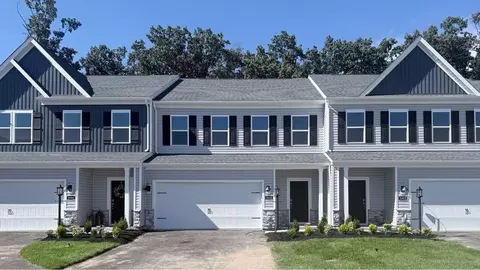 3202 Maple Crest Ct, Butler, PA 16001